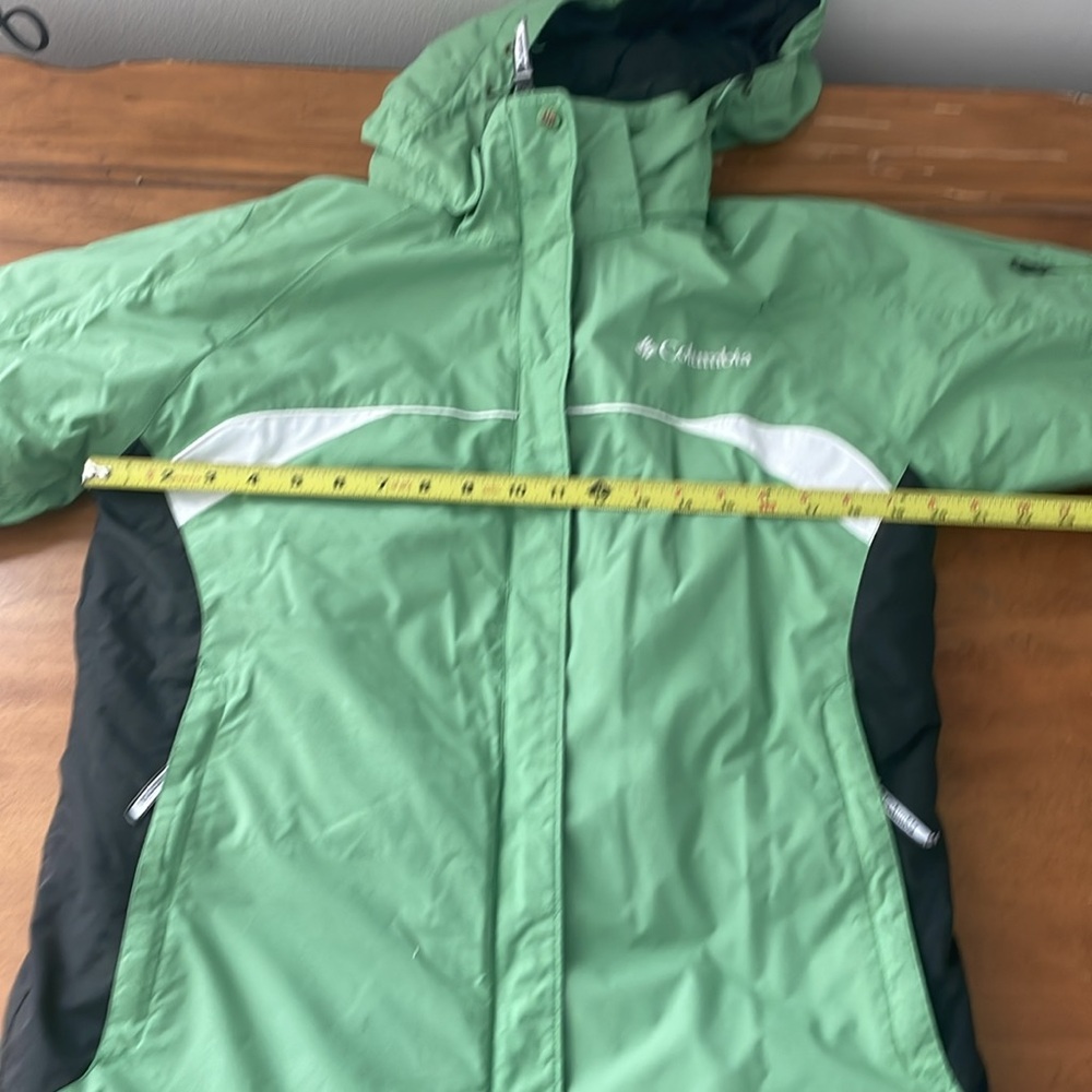 Columbia Green and White Jacket Size Medium - Picture 11 of 15